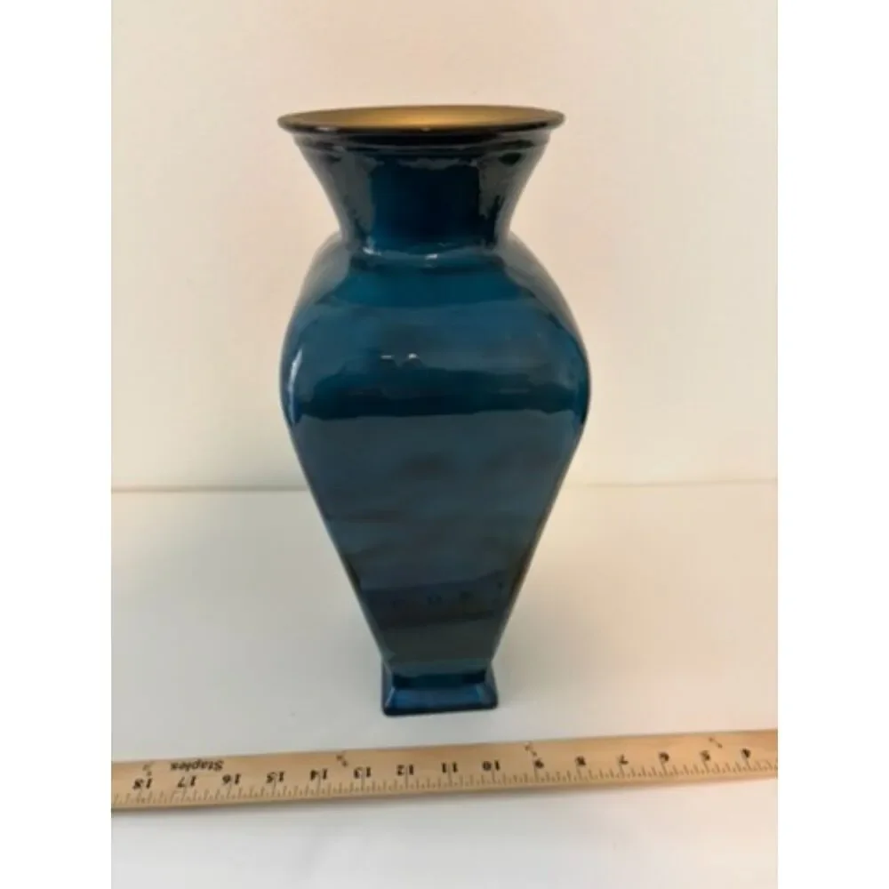 vtg. Made in Spain Blue to green ombre glass vase likely blenko
